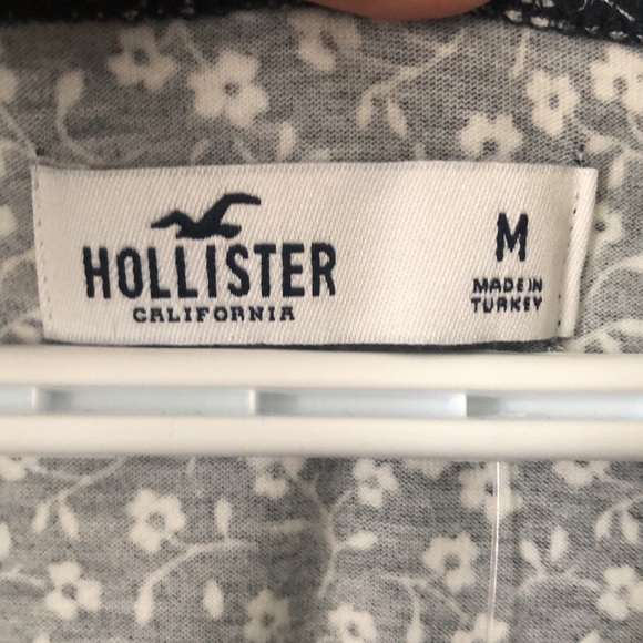 Hollister Floral Wrap Dress - Picture 2 of 4